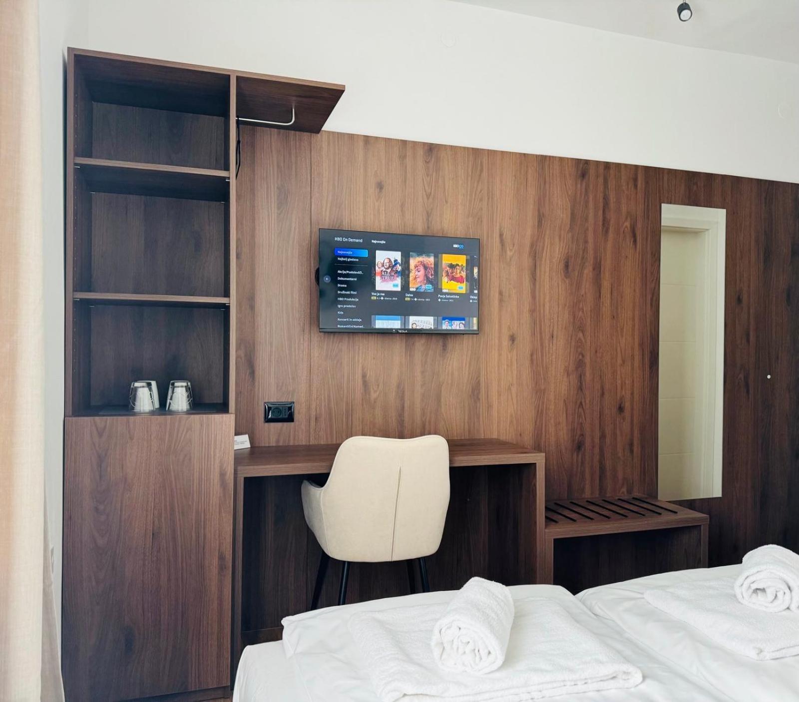 Apartments & Rooms Artemus Belveder 科佩尔 外观 照片